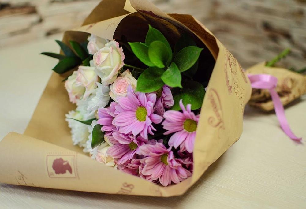 Букет цветов из: Розы и Хризантемы в Орево