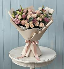 Букет цветов из:  Розы и Лизиантусы в Орево