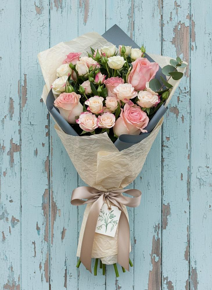 Букет цветов из: Розы в Орево