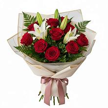 Букет цветов из:  Лилии и Розы в Орево