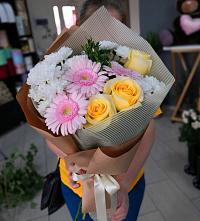 Букет цветов из:  Герберы, Розы и Хризантемы в Орево