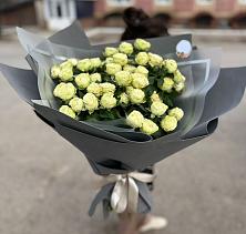 Букет Белые кустовые розы Солинеро в Орево