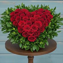 Цветочная композиция из Розы в виде сердца в Орево