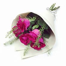 Букет цветов из:  Розы в Орево