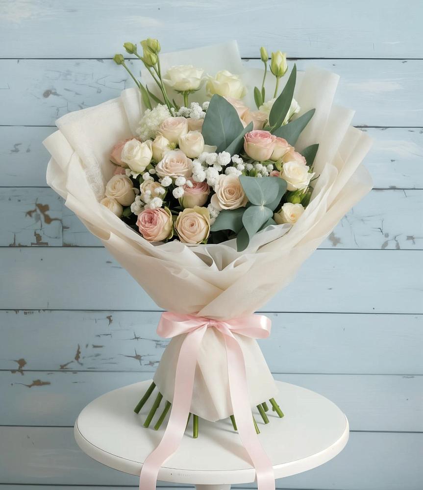 Букет цветов из: Розы и Лизиантусы в Орево