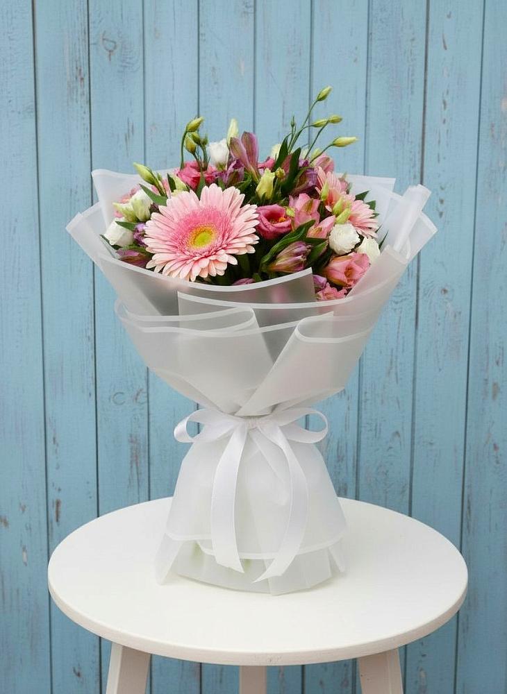 Букет цветов из: Герберы, Альстромерии и Лизиантусы в Орево