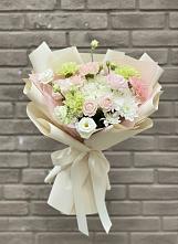 Букет цветов из:  Гвоздики, Розы, Лизиантусы и Хризантемы #REPLACE_PRED# Орево