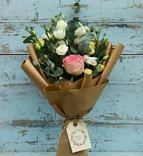 Букет цветов из:  Розы и Лизиантусы в Орево